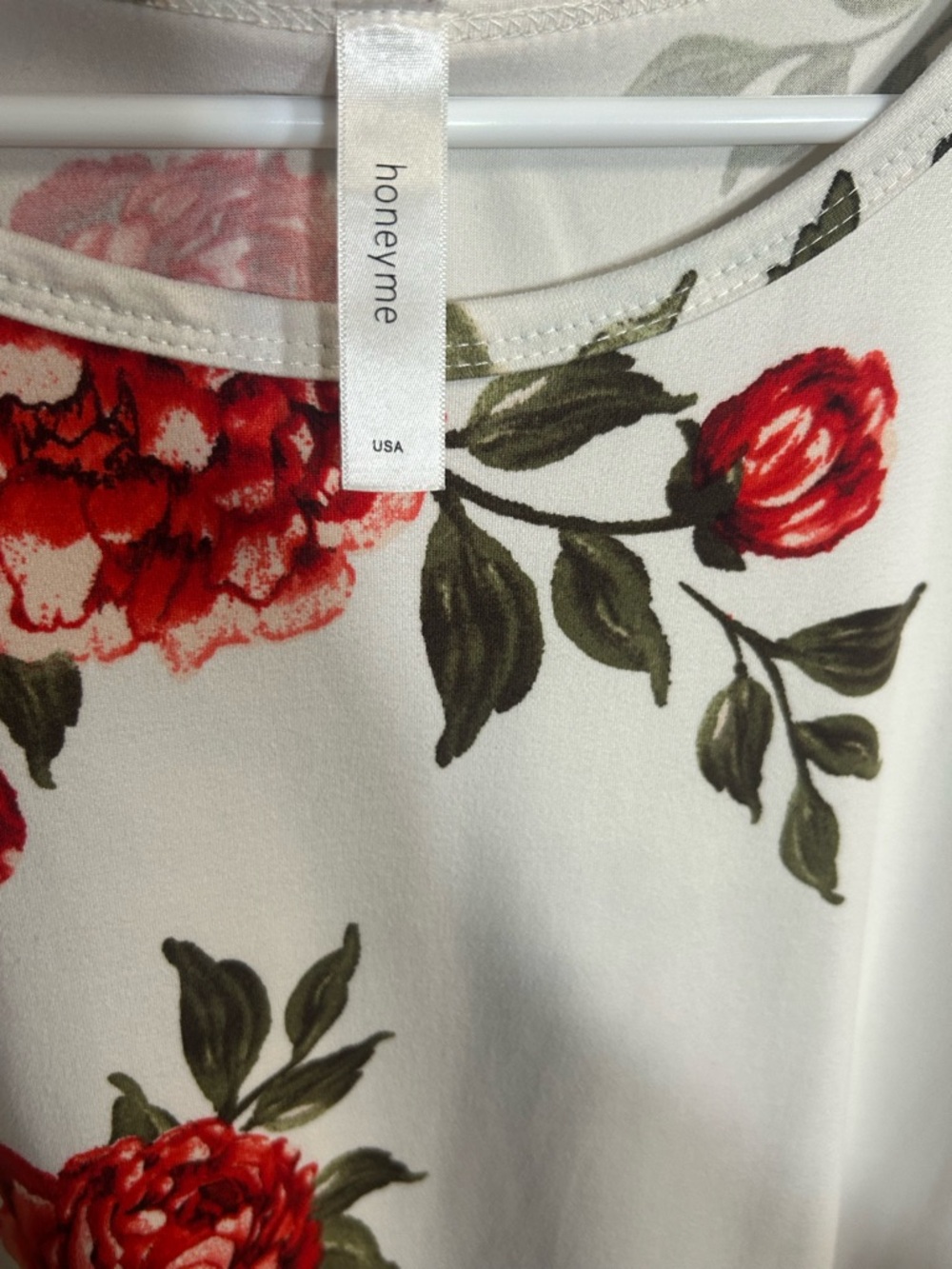 Honeyme Ivory Short Sleeve Tunic with Red Rose Print - Picture 3 of 3